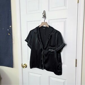 ✧･ﾟboohoo satin graphic top